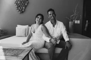 couple portraits in Cala de Mar before their ceremony elopement.