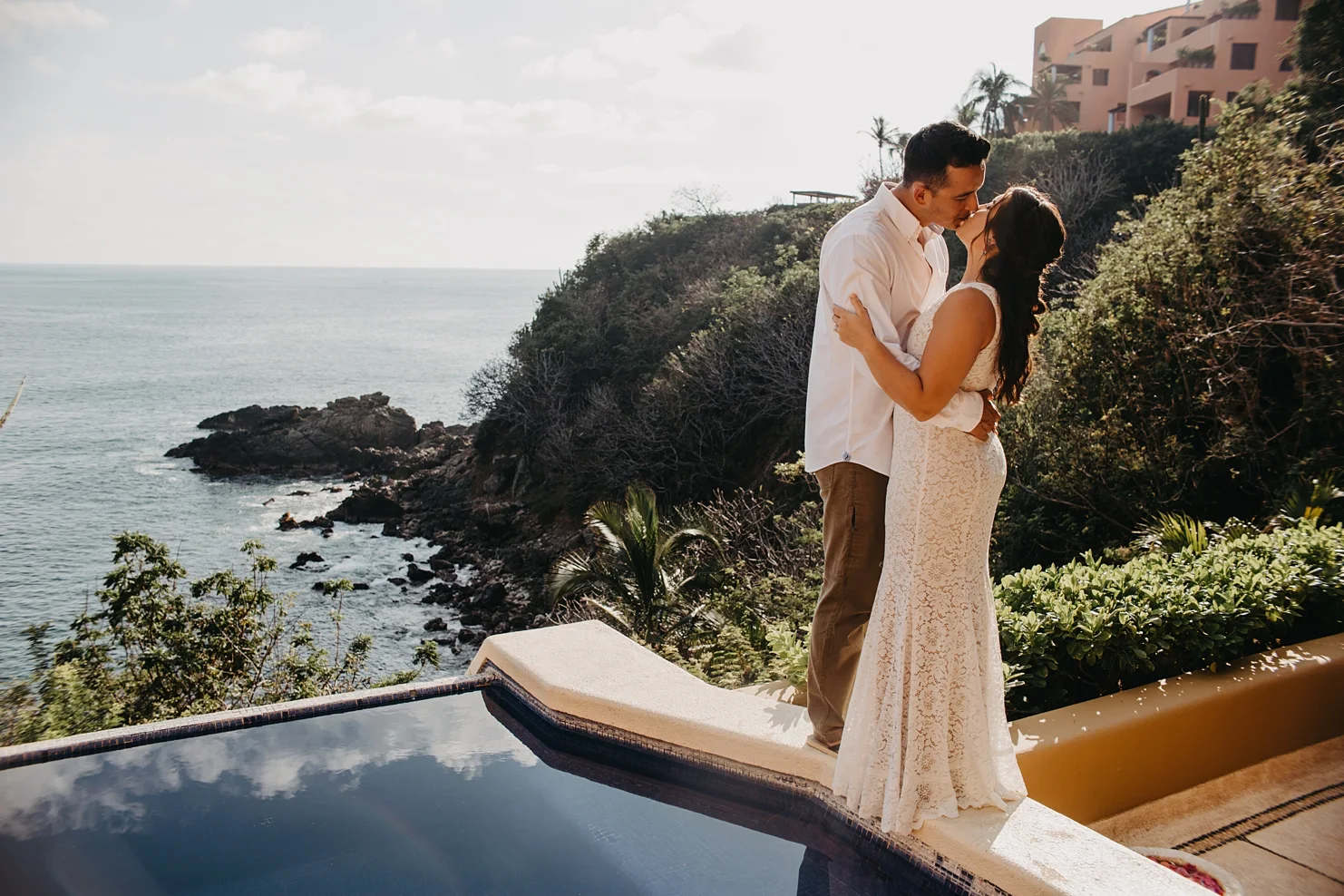 Taylor and Alejandro’s intimate elopement in Ixtapa ZIhuatanejo