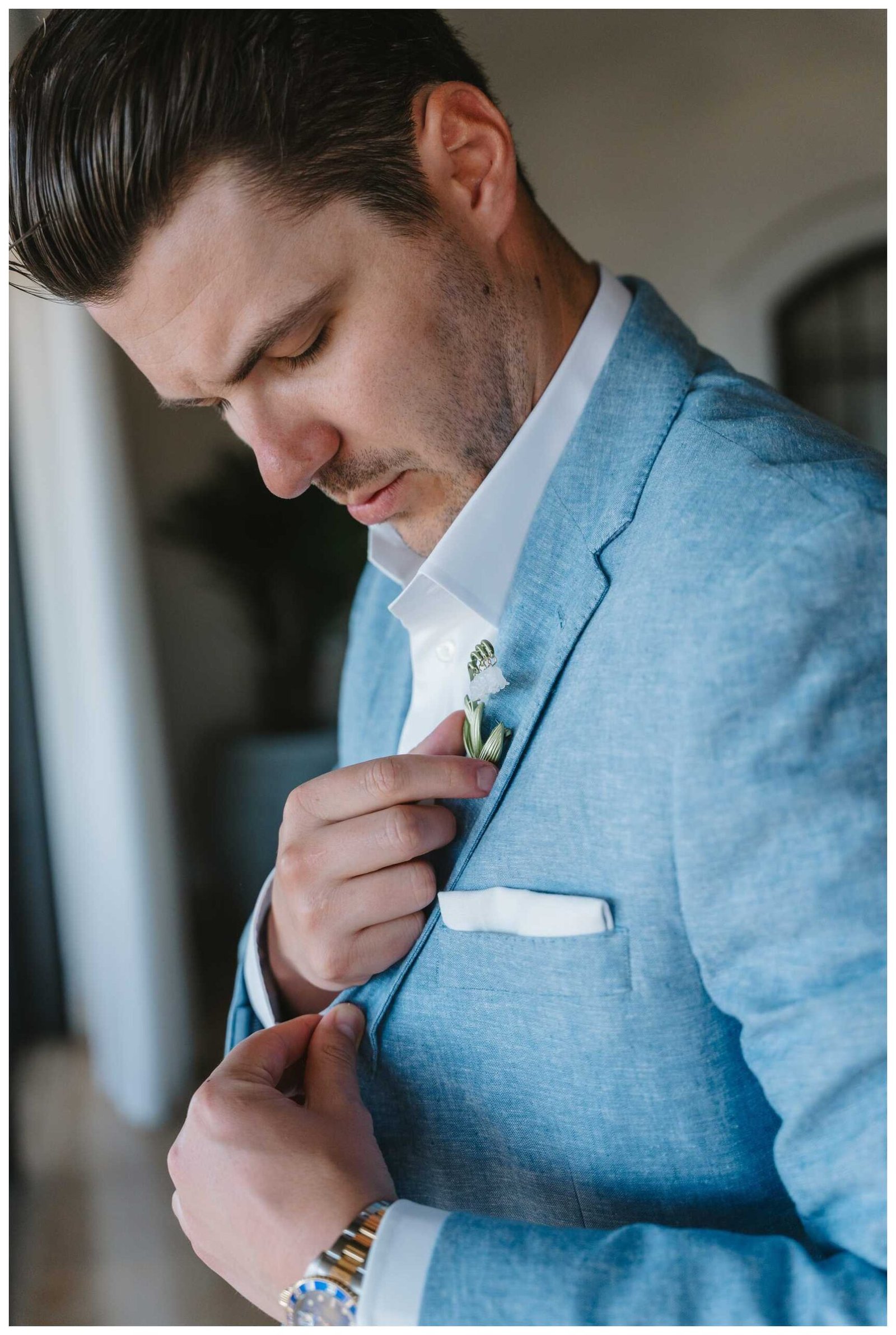 groom getting ready at esperanza resort